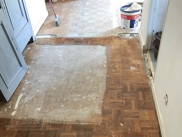 Rénovation de parquet mosaïque en chêne (AVANT)