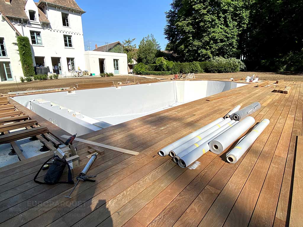 Pose terrasse de piscine en ipé